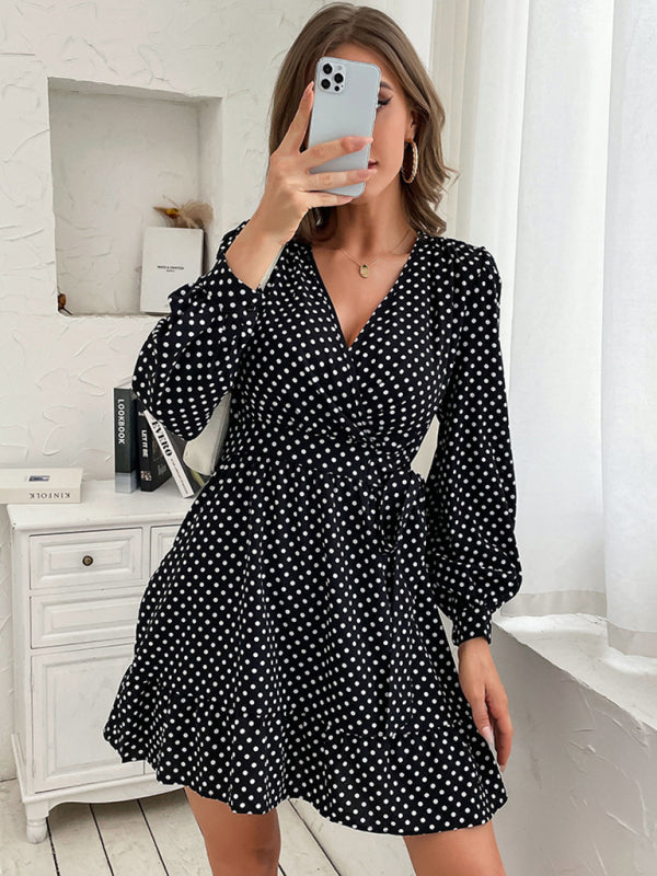 Vestido Elegante con Lunares – Manga Larga y Corte Casual Atemporal