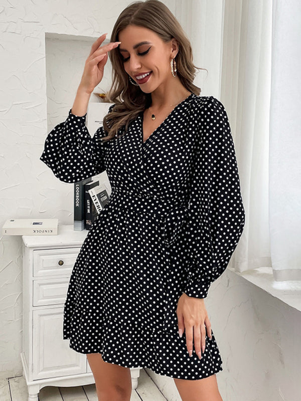 Vestido Elegante con Lunares – Manga Larga y Corte Casual Atemporal